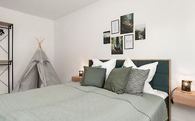 Livesto Apartments im Zentrum Bad Driburgs - Modern, Parkplatz, Terrasse, Switch, SmartTV für Familien und B2B